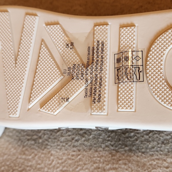 DKNY Slip-on Sneakers,Size 8, Never Worn - Picture 5 of 5